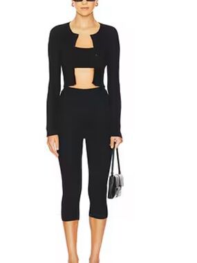 Jude Knit bralette and capris in Black
ALL THE WAYS
